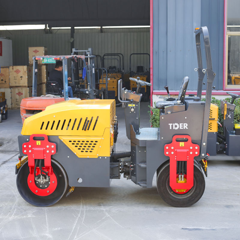 3 Ton Diesel Road Roller with Steel Drum & Pneumatic Tires