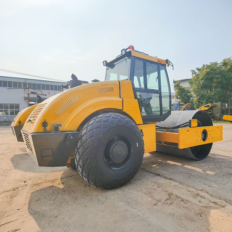 14 Ton Single Drum Roller with PERMCO Hydraulic Components