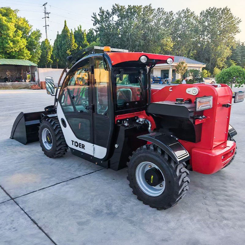 2.5 Ton Compact Telehandler with Two Drive Options