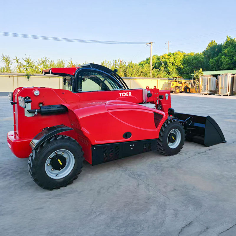 2.5 Ton Compact Telehandler with Two Drive Options